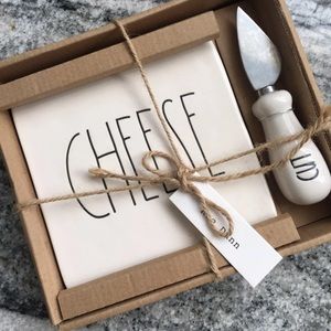 Rae Dunn Cheese/Cut Set